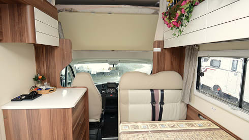 Vanessa – 6 berth Fiat alcove from 2021