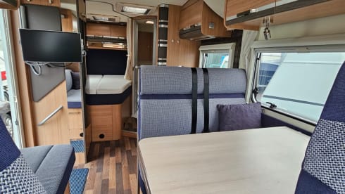 Sky wave – 4p Knaus semi-integrated from 2017