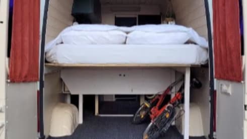 Barry – 2p Volkswagen campervan from 2006