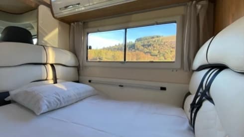 Dominic – 5 Berth Family Motorhome 