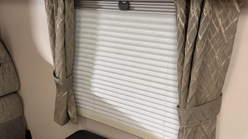 Swift Edge 476