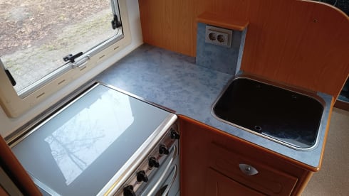 Superruime gezinscamper – 5p Elnagh Marlin 64 Alcove from 2001