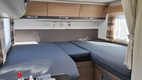 Vakantiemaatje – Adria Compact Plus SL automatic camper semi-internet 2 persons from 2019