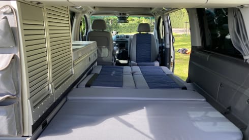 4p Mercedes-Benz 3l V6 campervan from 2014