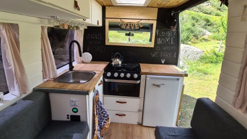 Onnie – Onnie on the Road | Offgrid Vanlife