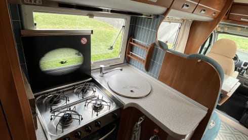 Camping-car complet pour 3 personnes hors réseau