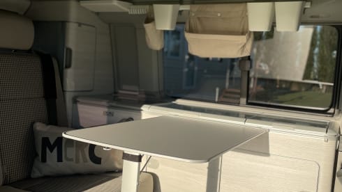 Candy White Supertramp – VW California Coast 4 pers. Vending machine.