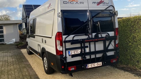 2p Malibu bus from 2023
