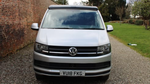 Bilbo – 4 berth Volkswagen campervan from 2018