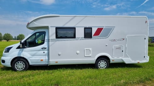5p Ford semi-integrated uit 2022