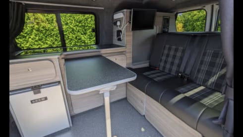 Hercules  – Gloucestershire, 4 berth VW campervan 2015 (TV, microwave & awning)