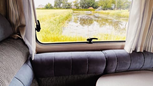 Experience our fully equipped Hymer Integrated. (Extra discount, see below)