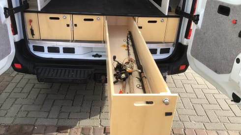 2p Renault Bus Camper from 2013