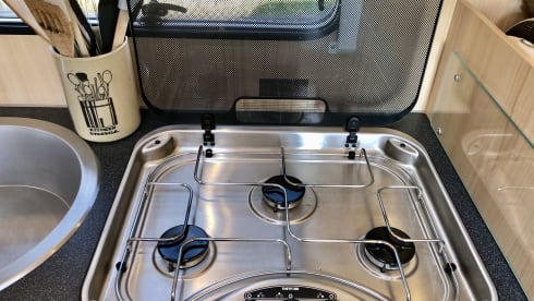 Very nice and complete spacious family camper for 2-4 persons