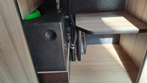 Marinus – Volkswagen t5 extended camper. Vending machine