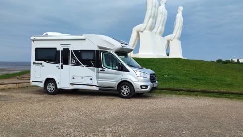 4p Ford semi-integrated uit 2024