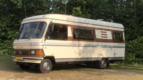 Oldtimer Hymer from 1986 for 4 persons