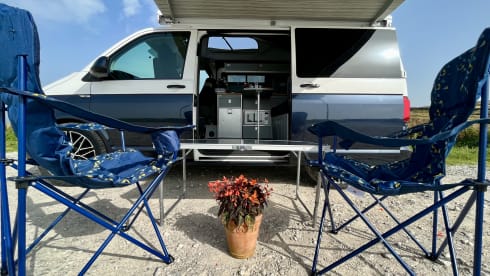 Sally – 4 berth Volkswagen Transporter campervan