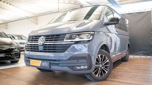 Bulli – 4p Volkswagen T6 California Ocean campervan from 2020