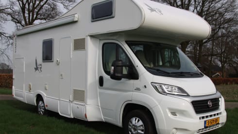 Riviera Garage – Beautiful Ford Riviera for 6 persons with XXL garage