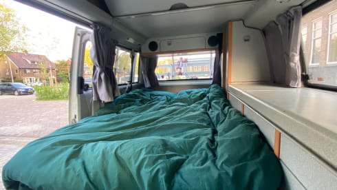 4p Volkswagen bus from 1995
