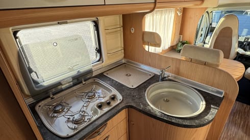 Fijne Bürstner camper voor 4 personen