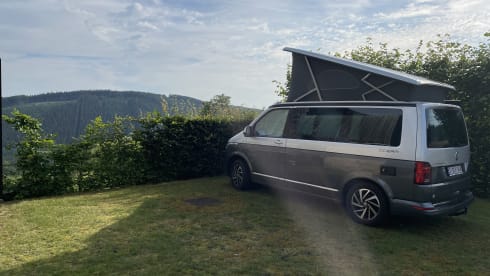 The Smiling Van – Camper Volkswagen per 4 persone, modello 2023