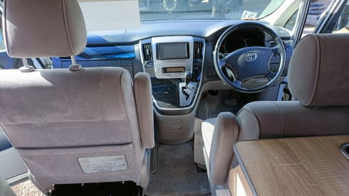 BeeHappy – Camper Toyota a 3 posti letto del 2006