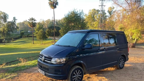 Jeeves – “Jeeves” 4 berth Volkswagen campervan from 2017