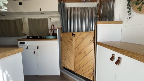 Vangogh – Unique van !!