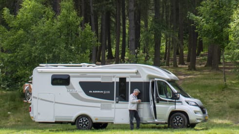 ADRIA Matrix SBC 670 - 50 jaar Silver Collection – "My camper is my castle" READY TO GO EVERYWHERE YOU NEED TO GO