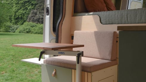 La Via – Camperbus Nissan NV400 L2H2 2personen gerenoveerd in 2023