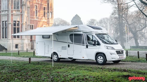 Luxury semi-integrated mobile home from 2020