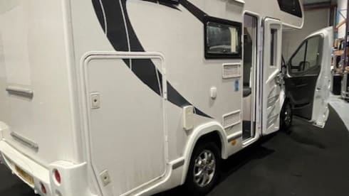 LITTLE VIP 4 – LUXURY 4 BERTH