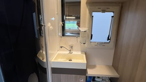Ken the Family Rambler – 6 berth Chausson Flash C636 from 2016