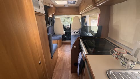 Puffin – Lernen Sie Atlas Cosy Campervan Adventures für zwei Personen kennen