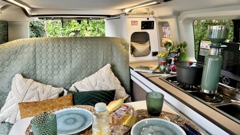 Campervan (2 to 4p) with bicycle rack (Ford Transit Bürstner Copa 500) 
