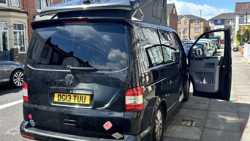 Tulula  – Your Surf-Ready VW Day Van for Coastal Adventure!!