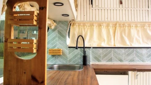 Bohemies authentic camping  – Compact & complete VW Camper, off-grid road trip bus for 2-3 people