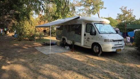 Fien – 4p Dethleffs semi-integrated from 2002