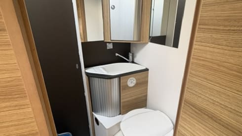 Ons Hotel op wielen – 2p Adria coral s 600 sl Mobil from 2018