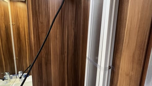 Rewind – Escapade familiale de luxe : camping-car moderne à 6 couchettes prêt pour l'aventure !