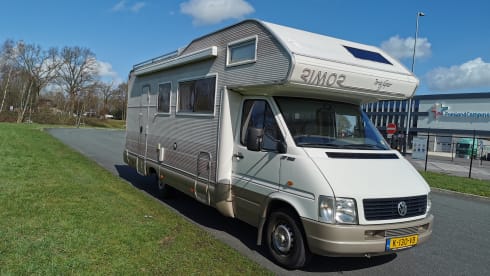 Spacious 6 person Rimor camper fully equipped.