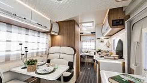 747 – RollerTeam 747 Luxus-Wohnmobil mit 6 Schlafplätzen