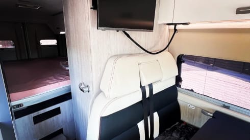 Loft On Wheels 3.0 – Roller team camper bus full option 4 persons
