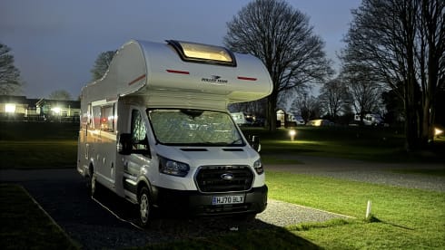 6 berth Ford Transit Roller Team 675 2021