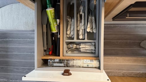 Davina – Luxury 2021 Roller Team 746 - 6 Berth 5 Seatbelts - Adventure Awaits!