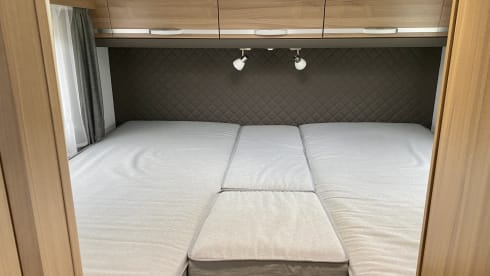 Super deluxe 5p ADRIA Coral XL 670 SL