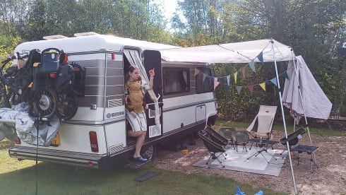 All Inclusive - Off Grid - Old Timer – 6p Hymer integrated uit 1988