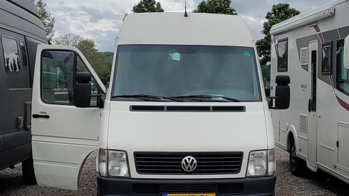 Barry – 2p Volkswagen campervan from 2006